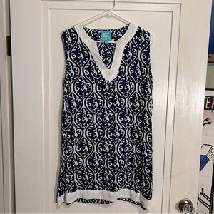 Escapada Living Sleeveless Top Womens Size Large Blue & White Pattern